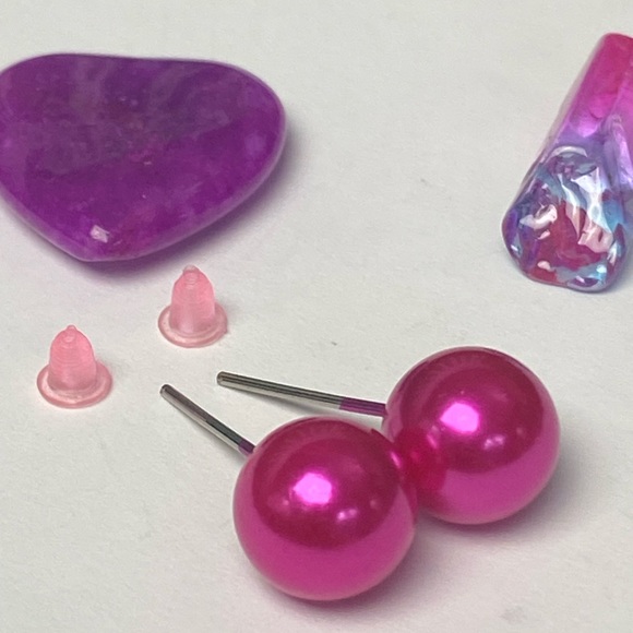 ๐Sale ๐2 for $10 NWOT prettiest pink bright metallic round ball post earrings - Picture 4 of 5